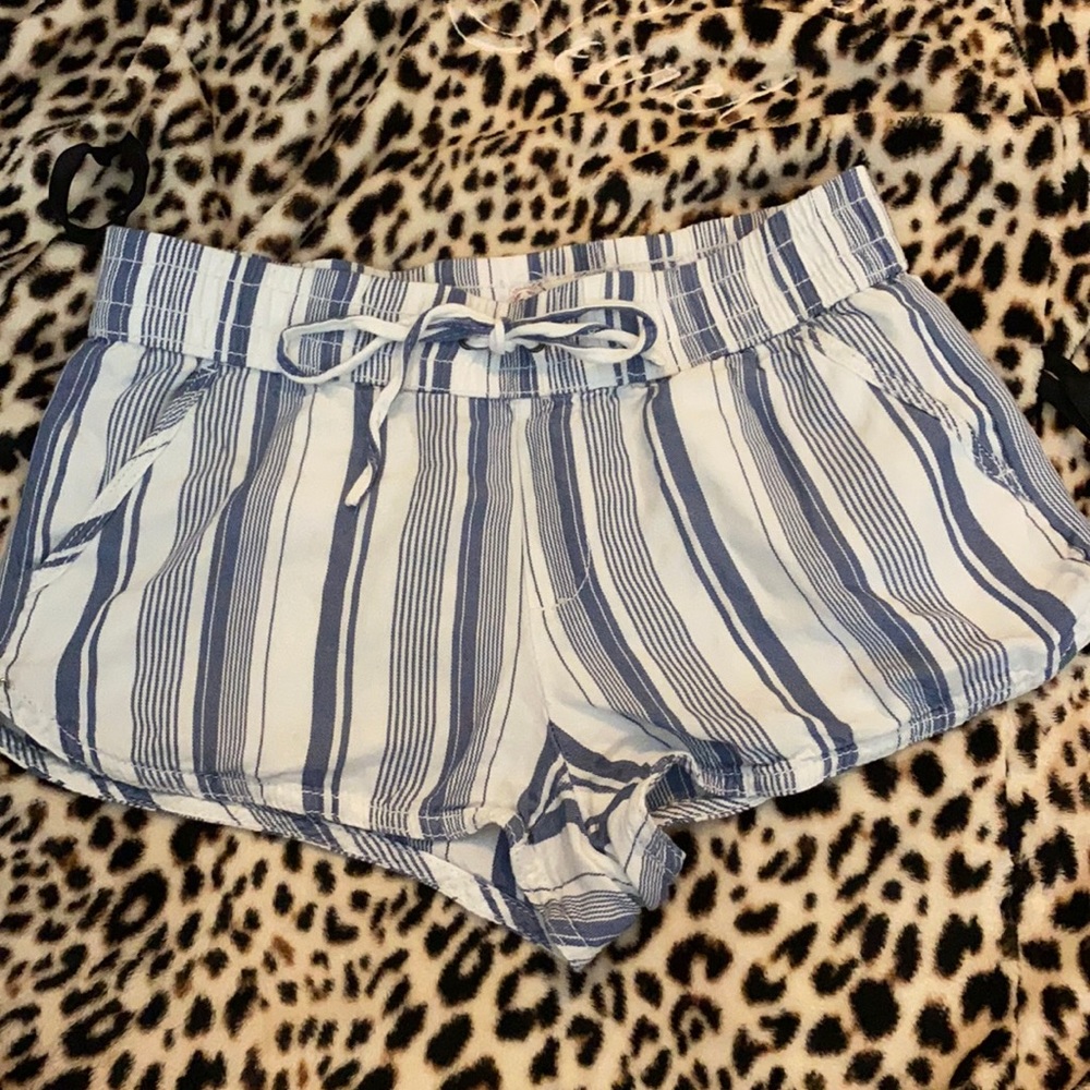 Medium shorts